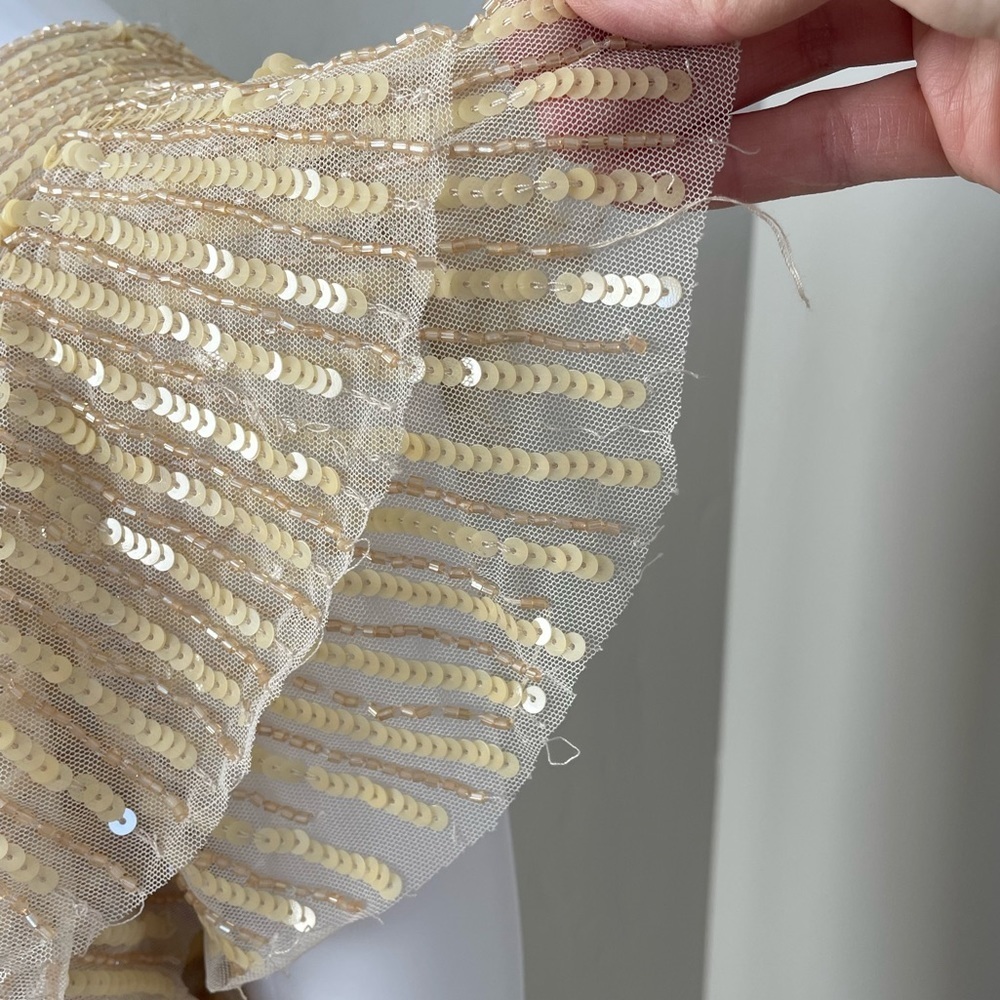 Mac Duggal Sequin Flutter Cap Sleeve Gown Size 10 - Picture 9 of 15